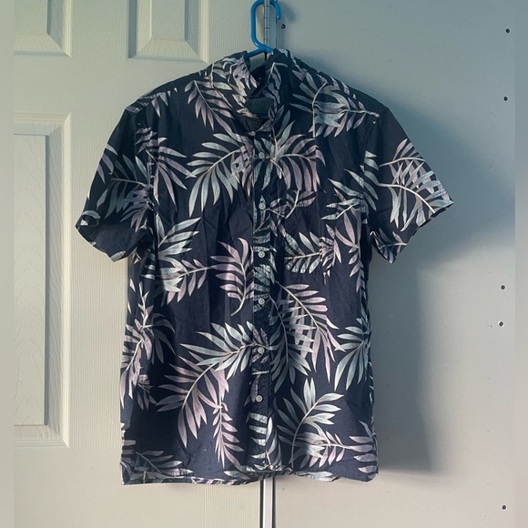 American Eagle Outfitters Other - American Eagle Tropical Button-Up Poolside Shirt. Size Large.